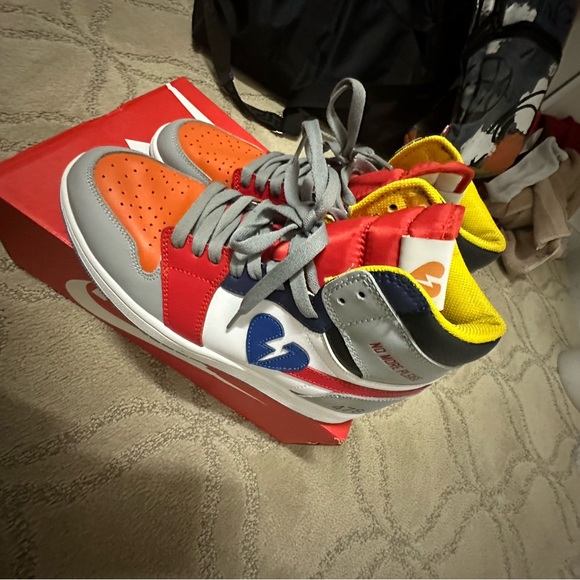 CUSTOM MADE - Picture 2 of 3